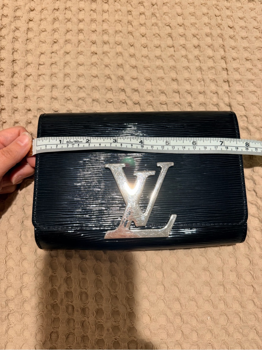 Louis Vuitton Black Epi Leather Crossbody Bag - Picture 15 of 16